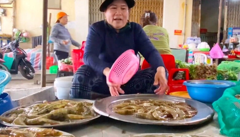 Mách bạn khu chợ ít người biết ở phú yên nhưng bán hải sản cực nhiều và siêu rẻ đảm bảo đến là chết mê - 7