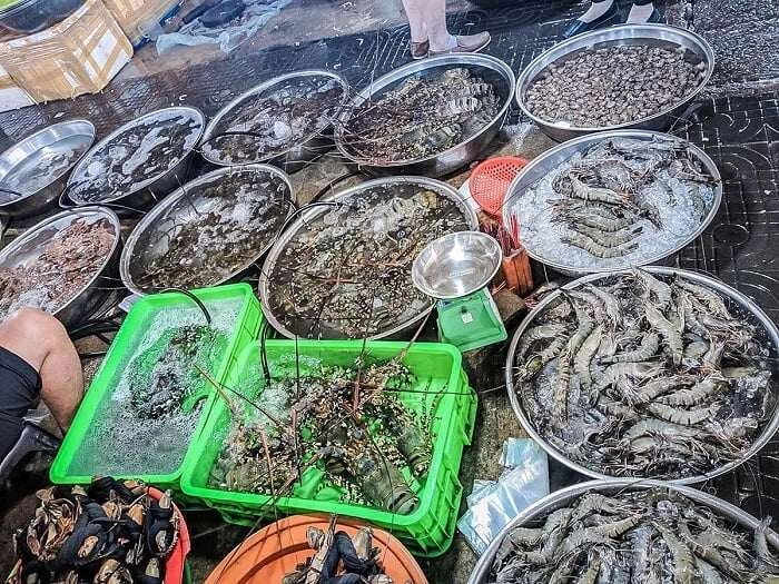 Mách bạn khu chợ mua hải sản uy tín nhất đà nẵng đảm bảo tươi nhảy tanh tách mà giá rẻ chưa từng thấy - 4