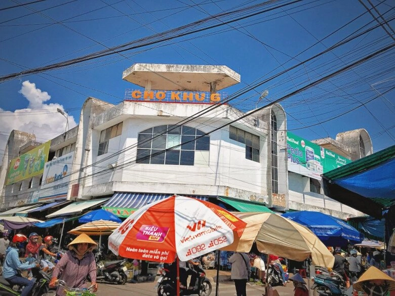 Mách bạn khu chợ rẻ nổi tiếng ở quy nhơn khách đông nghịt từ sáng đến tối nhờ hải sản tươi ngon mà giá cực bình dân - 1