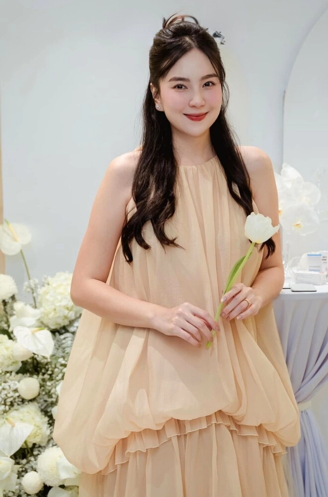 Mai ngọc khoe dáng với bụng bầu lùm lùm không phải gồng mình đón tết khi sắp sinh con đầu lòng với chồng thiếu gia - 6