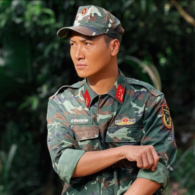 Mạnh trường thừa nhận ngoài đời kém xa vợ về ngoại hình các con phản ứng khác nhau khi thấy bố hôn bạn diễn - 2