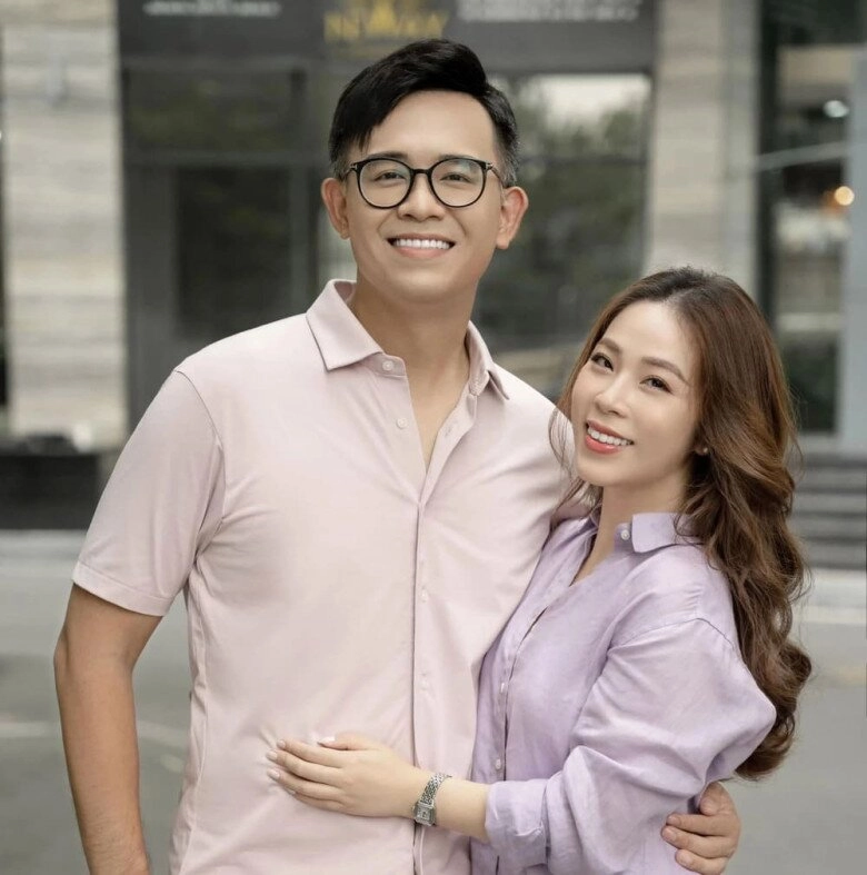 Mc giàu nhất nhì vtv như người khổng lồ khi đứng cạnh vợ không dám giấu quỹ đen vì cam kết sau ngày cưới - 4