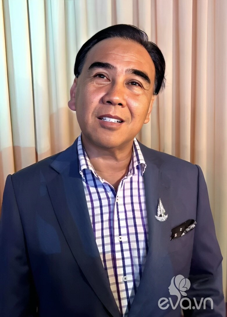 Mc quyền linh nói về việc lọ lem lái xe tiền tỷ đi học nhiều người hỏi sao bố đi dép lào mà con có xế sang - 4