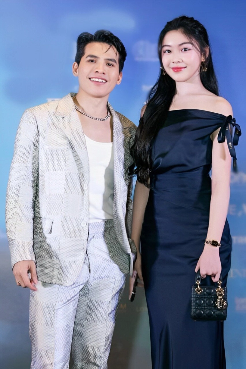 Mc quyền linh nói về việc lọ lem lái xe tiền tỷ đi học nhiều người hỏi sao bố đi dép lào mà con có xế sang - 9