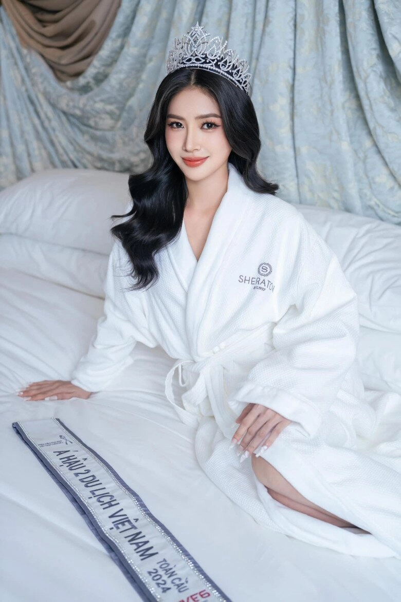 Mc xinh đẹp từng nổi danh nữ thần ngủ gật năm 2022 đi thi hoa hậu chỉ lọt top 16 giờ ẵm vương miện - 7