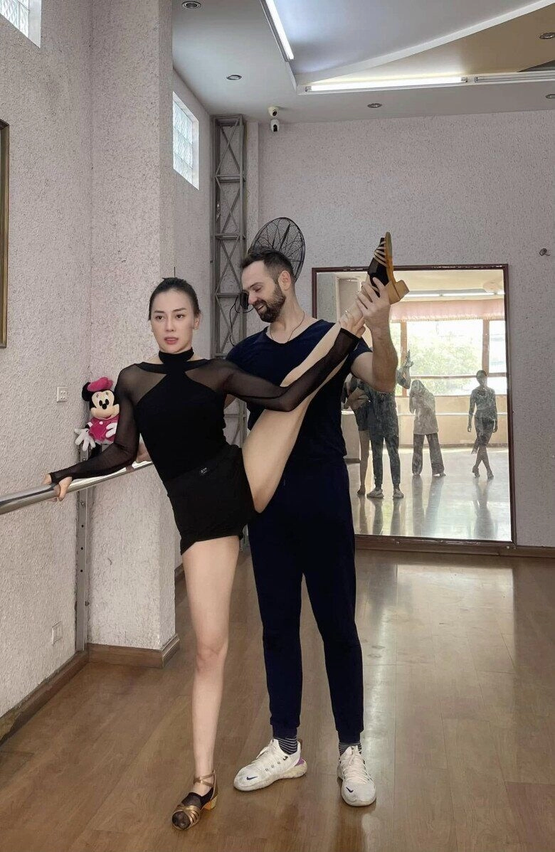 Mẹ bỉm vbiz địu theo con chạy show phương oanh cùng cặp song sinh bay hạng thương gia võ hoàng yến sắp có truyền nhân - 3