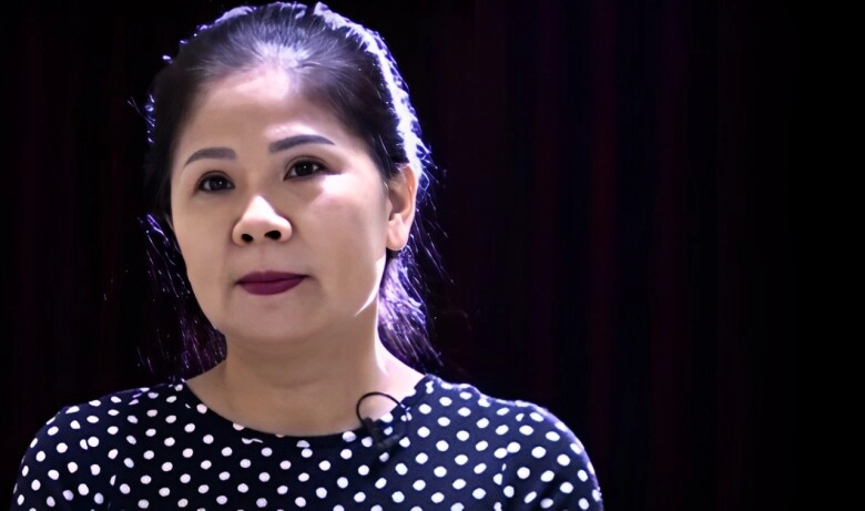 Mẹ bôm - vợ kín tiếng của quốc tuấn chồng từng giấu không cho nhìn con xúc động khi thấy quý tử thành tài - 1