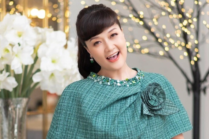 mẹ chồng của phương oanh từng không có tiền mua đồ ăn cho các con nay chẳng ngại yêu người ít tuổi hơn mình - 1