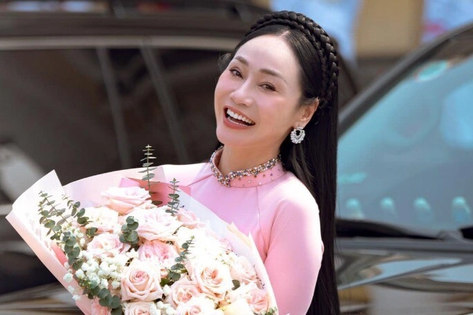 mẹ chồng của phương oanh từng không có tiền mua đồ ăn cho các con nay chẳng ngại yêu người ít tuổi hơn mình - 4