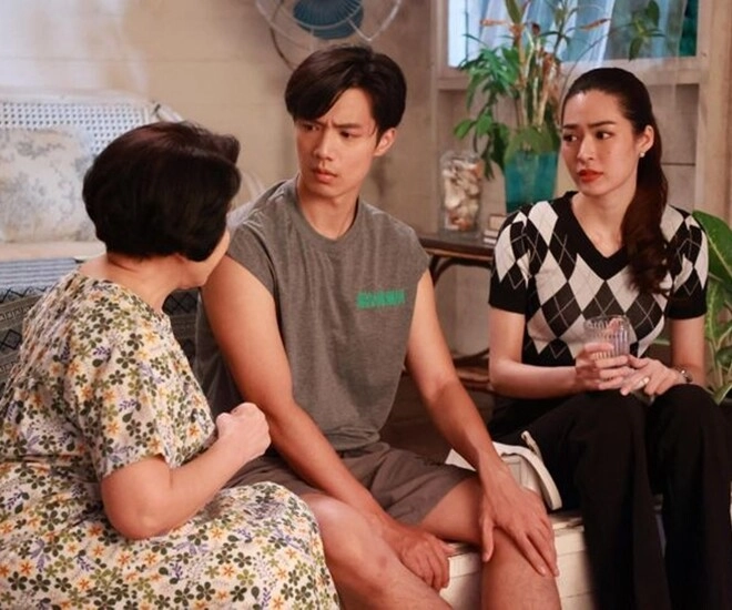 Mẹ chồng ốm tôi biếu 20 triệu nhưng bị đẩy ra cửa nghe bố mẹ chồng thì thầm mà sững sờ - 1