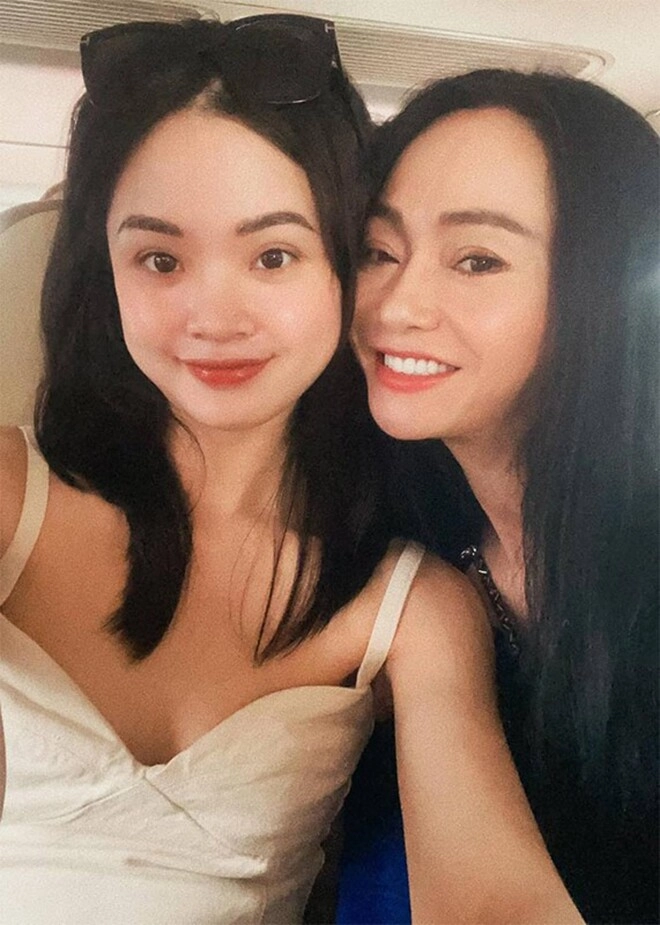 mẹ chồng phương oanh từng khóc nức nở nhắc tới gia đình nay khoe con gái từ nước ngoài về đẹp như người mẫu - 8