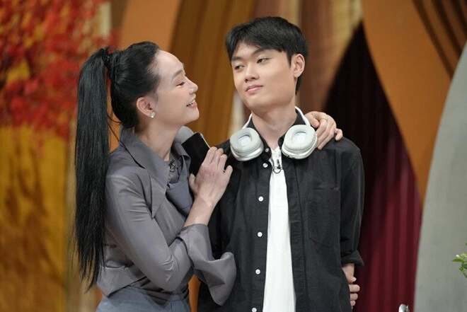 mẹ chồng phương oanh từng khóc nức nở nhắc tới gia đình nay khoe con gái từ nước ngoài về đẹp như người mẫu - 10