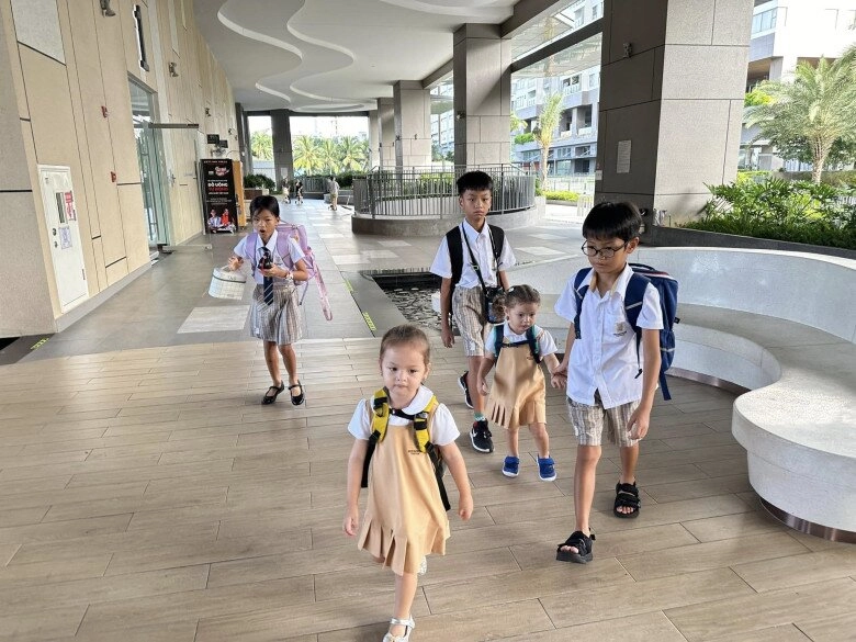 Mẹ đơn thân đông con nhất vbiz bất lực cảnh quý tử khóc đòi về với bố ruột nói làm gì có ba mà qua - 7