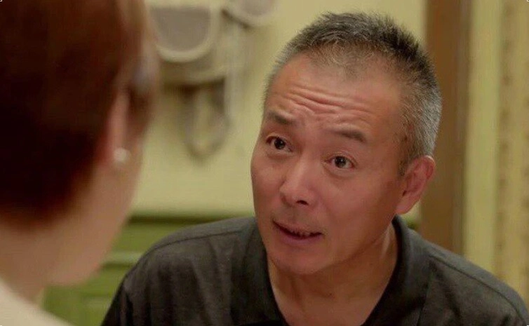 Mẹ hứa sang tên sổ đỏ cho vợ chồng tôi nhưng nghe điều kiện của bà mà tôi sụp đổ - 2