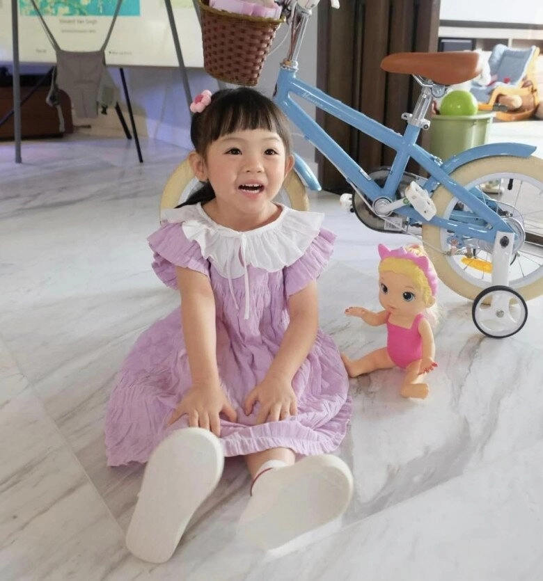 Mẹ ruột đàm thu trang mừng sinh nhật cháu ngoại con gái cường đô la lộ ảnh xinh xắn đón tuổi mới khác mọi năm - 3