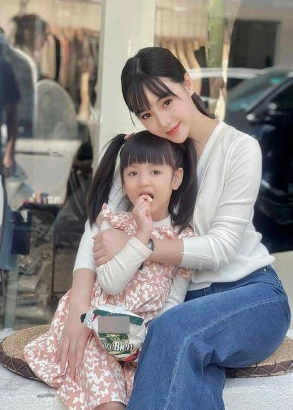 Mẹ ruột diễn viên nhí cherry an nhiên nói về cát xê 25 triệugiờ của con gái khoe mỗi năm bé tặng mẹ một chiếc xe - 4