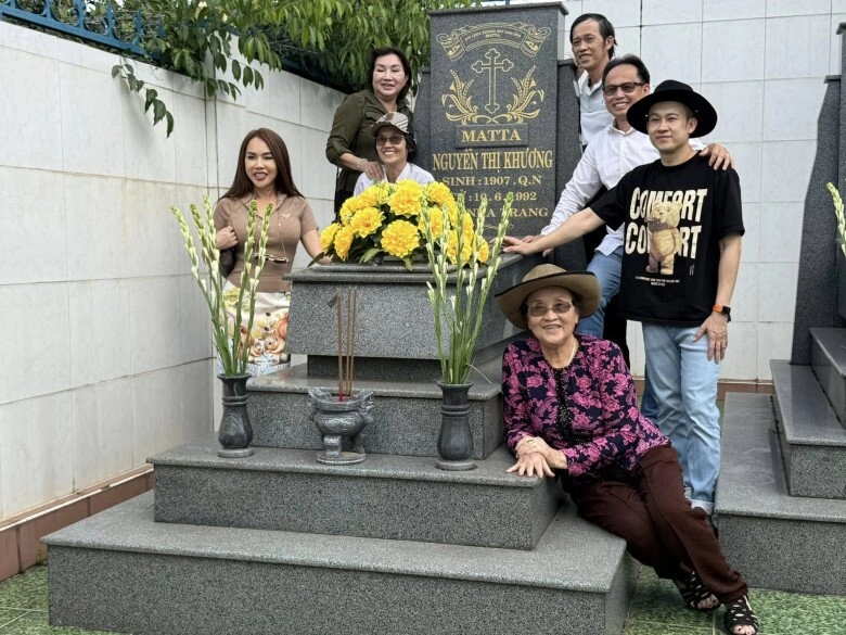 Mẹ ruột u90 của hoài linh đẹp sang trọng đối xử với con trai gần 60 tuổi như còn bé bỏng - 10