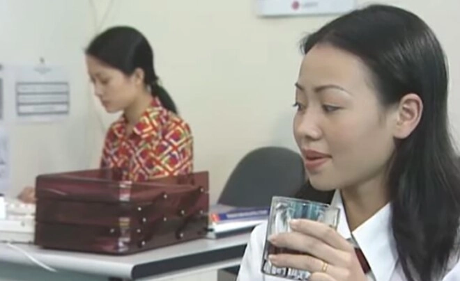 mẹ vợ con trai vân dung lấy chồng năm 19 tuổi ly hôn ôm con đi cùng chiếc xe máy - 5