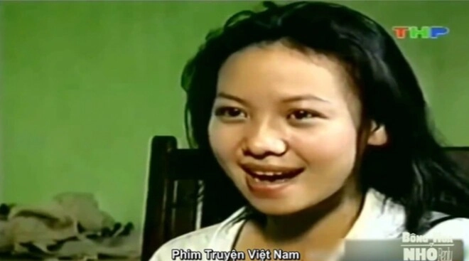 mẹ vợ con trai vân dung lấy chồng năm 19 tuổi ly hôn ôm con đi cùng chiếc xe máy - 6