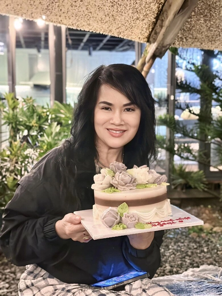Mẹ vợ lý hải chỉ hơn con rể 10 tuổi ngoại hình trẻ trung ở tuổi xế chiều bị nhầm là chị của minh hà - 2