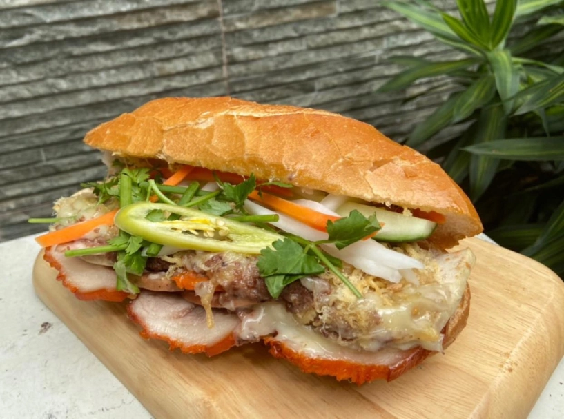 Menu ăn sáng yêu thích của người sài gòn có món đắt đỏ 80000 đồngổ bánh mì vẫn đông nườm nượp - 1