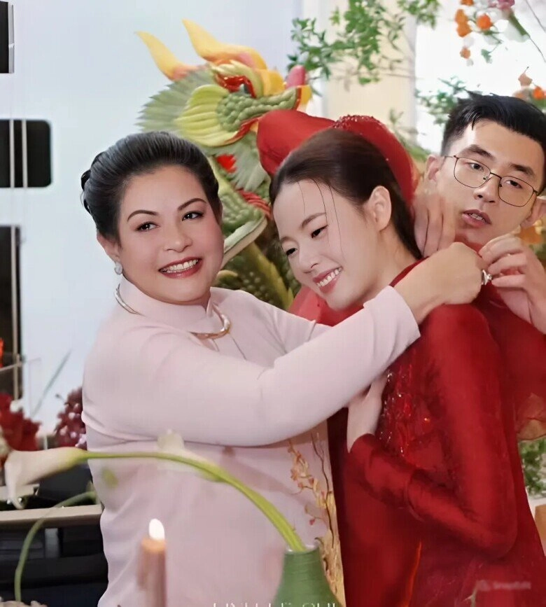 Midu bị soi chi tiết đang mang thai con đầu lòng chồng thiếu gia ngành nhựa được khen khéo nịnh vợ - 11