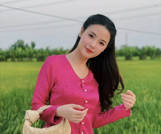 Midu tiết lộ gia thế có bà nội là bà mẹ việt nam anh hùng bố làm công an trước thuộc lực lượng bộ đội củ chi - 1