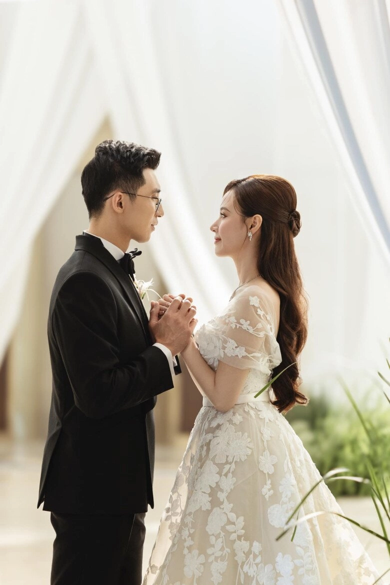 Midu trải lòng về hôn nhân với chồng kém tuổi thiếu gia tập đoàn nhựa mỗi lần xuất hiện đều nhìn vợ đắm say - 7