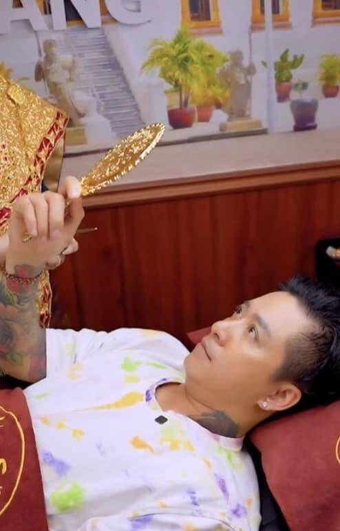 Mở cung môi xăm chân mày tài lộc là gì mà loạt các nam nhân vbiz đều đua nhau làm - 3