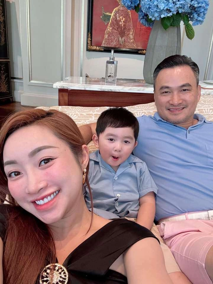 Mối quan hệ của sao việt với người cũ của chồng lý thuỳ chang đưa vợ cũ chi bảo đi làm đẹp - 4