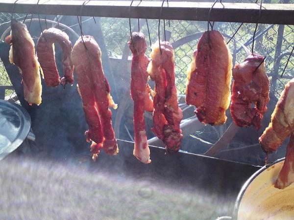 Món ăn bốc mùi hôi thối lúc nhúc dòi khiến nhiều người chạy mất dép là đặc sản sơn la chỉ dành đãi khách quý - 2