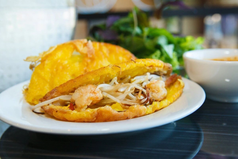 Món bánh đặc sản xứ huế nghe tên đã thấy khoái phải ăn cùng nước chấm 10 loại gia vị mới chuẩn bài - 1