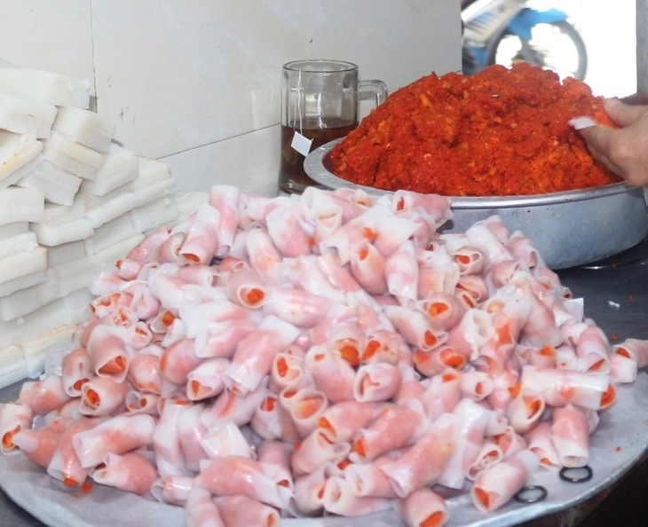 Món chả tôm dùng bánh phở để cuốn đặc sản chỉ có ở thanh hóa phải biết cách chế biến mới ngon - 2