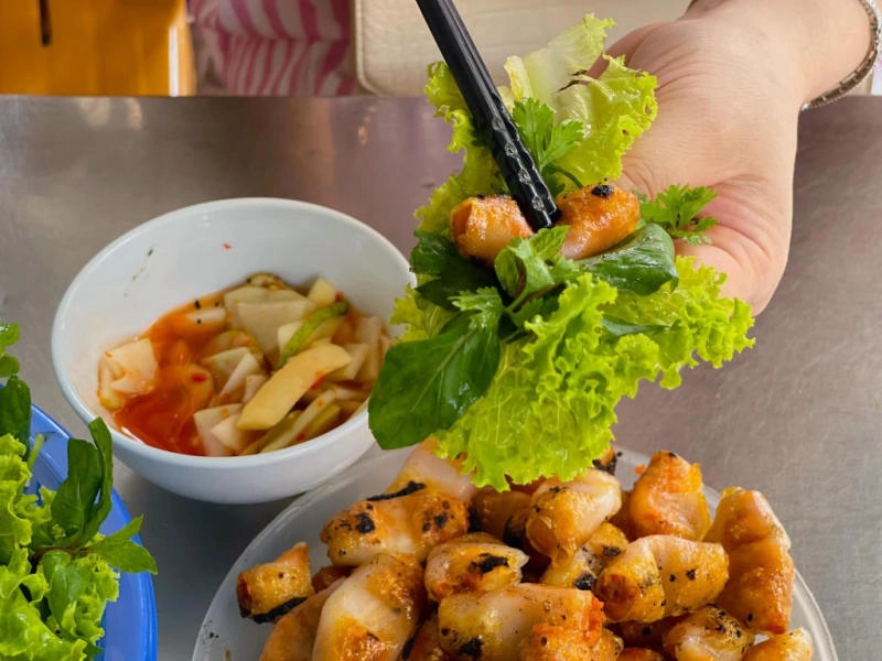 Món chả tôm dùng bánh phở để cuốn đặc sản chỉ có ở thanh hóa phải biết cách chế biến mới ngon - 4