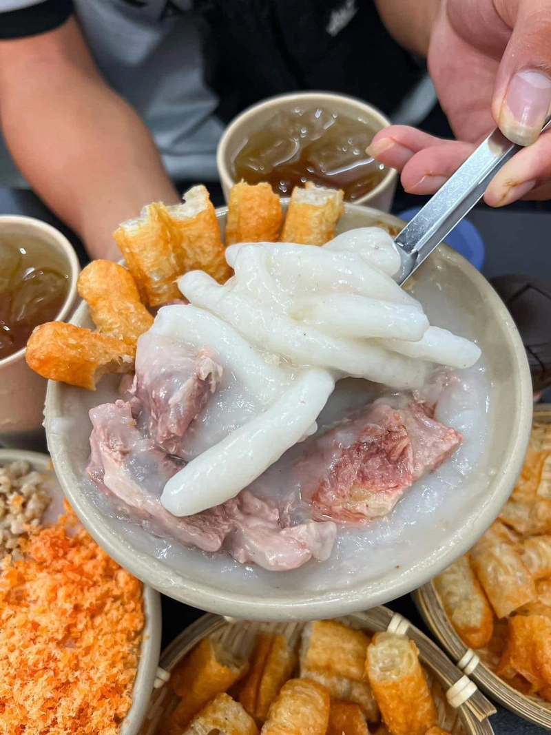 Món cháo độc nhất vô nhị ở hà nội có từ thời vua lý nam đế khi ăn phải dùng đũa mới ngon - 1