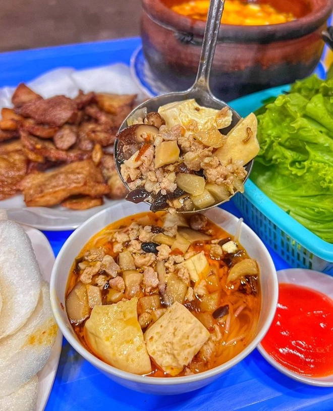 Món đậu phụ độc lạ nhất hà nội nghe tên phức tạp mà nguyên liệu cực quen tìm mỏi mắt chưa thấy quán thứ 2 - 2