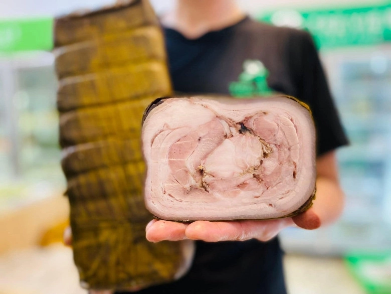 Món giò giải ngấy độc lạ chỉ có ở thái bình làm từ thịt lợn nguyên tảng phải đặt trước hàng tuần mới có - 4