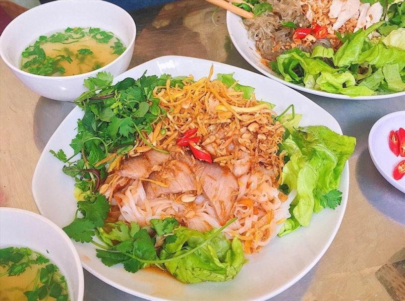 Món phở đặc biệt xứ lạng hồn cốt nằm ở loại nước xốt thần thánh cách ăn trộn như gỏi nộm - 1