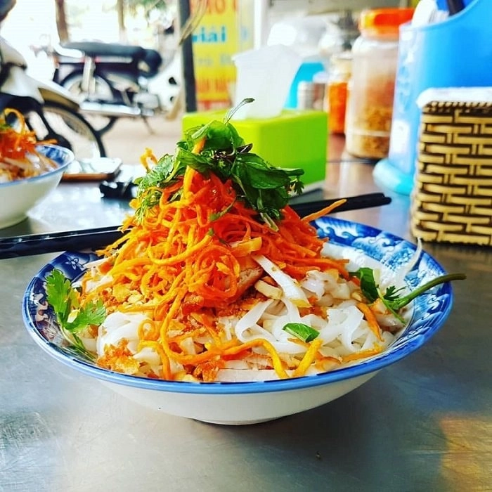Món phở đặc biệt xứ lạng hồn cốt nằm ở loại nước xốt thần thánh cách ăn trộn như gỏi nộm - 3