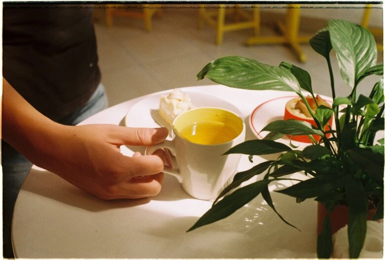 Mùa thu rồi đi ăn bánh uống trà thôi điểm danh 5 tiệm trà bánh hot nhất hà nội hiện nay lúc nào cũng đông kín khách - 10
