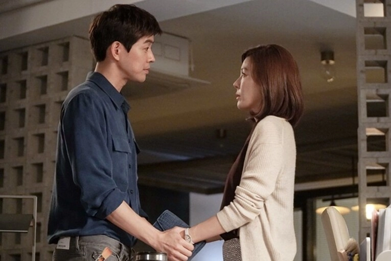 Mùng 83 sắp đến tôi chuyển 3 triệu cho mẹ ruột và mẹ kế phản ứng của họ khiến tôi bật khóc - 2