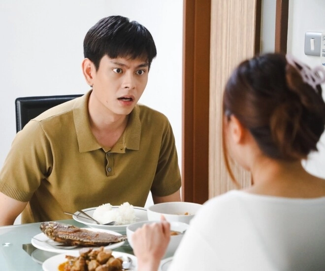 Mừng rỡ khi thấy chồng cũ chủ động đưa con đi chơi lúc về anh nói 6 từ khiến tôi lặng người - 1