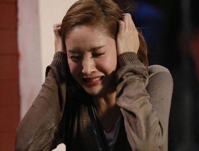 Mừng rỡ vì chồng cũ xin tái hôn lúc anh quấn khăn từ phòng tắm bước ra tôi tái mặt chạy đi - 2