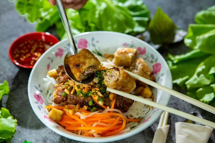 Muốn ăn bún thịt nướng ngon nhất sài gòn đến ngay 5 địa chỉ này - 3