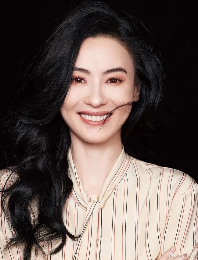 Mỹ nhân có mũi đẹp nhất showbiz sở hữu làn da không nếp nhăn ở tuổi 45 uống sữa mè đen mỗi sáng mê ăn loại quả là siêu thực phẩm - 5