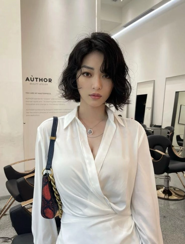 mỹ nhân đẹp nhất thế giới 2 năm liền khuynh đảo mxh nhờ tóc bob xoăn còn ai dám bảo kiểu này của bà thím - 11