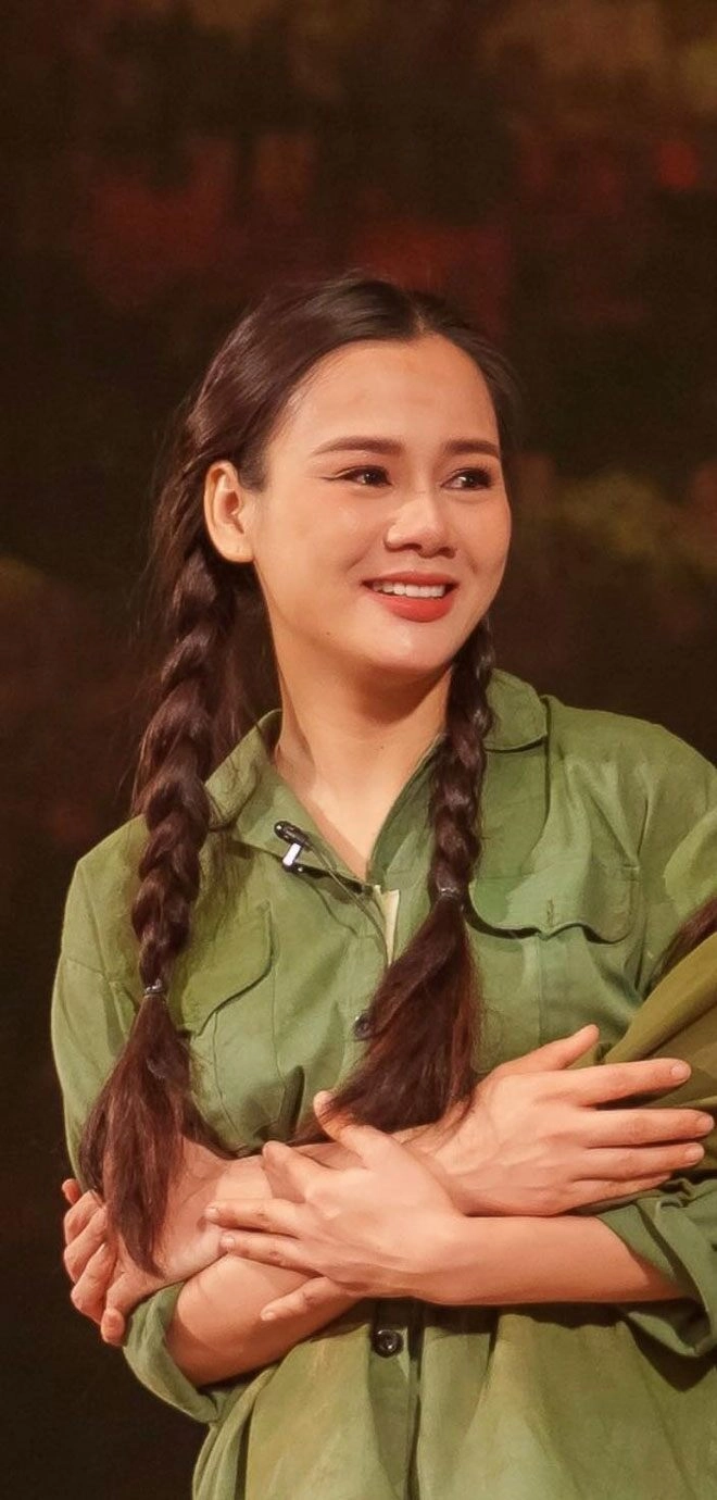 mỹ nhân đoản mệnh nhất màn ảnh việt ngoài đời mang hàm thiếu tá là lính của chồng nhan sắc đẹp mặn mà - 7