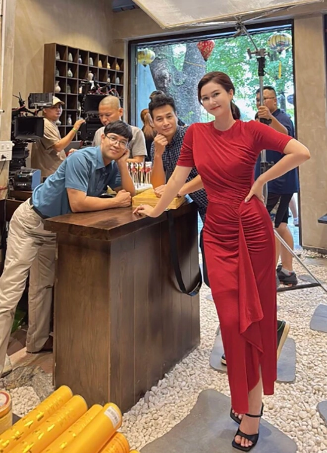 Mỹ nhân phim giờ vàng tuyên bố cuối năm đổi nhà khán giả té ngửa khi biết lý do - 2