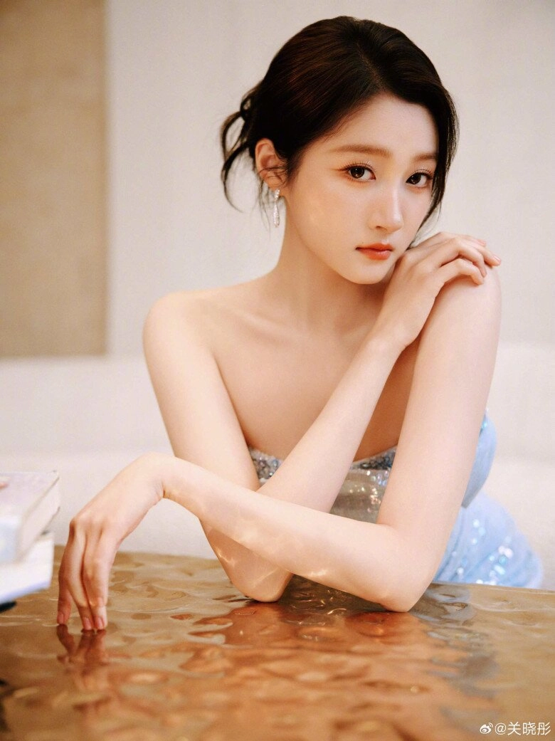 Mỹ nhân sở hữu đôi chân dài cực phẩm hàng đầu showbiz nhờ 4 bài tập quen thuộc chỉ 5 phút mỗi ngày là thấy hiệu quả rõ rệt - 7
