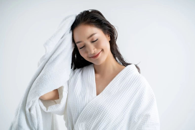 Mỹ nhân u60 trẻ như đôi mươi nhờ mái tóc đen không một sợi bạc dùng 2 món đồ uống giúp xanh tóc đỏ da - 9